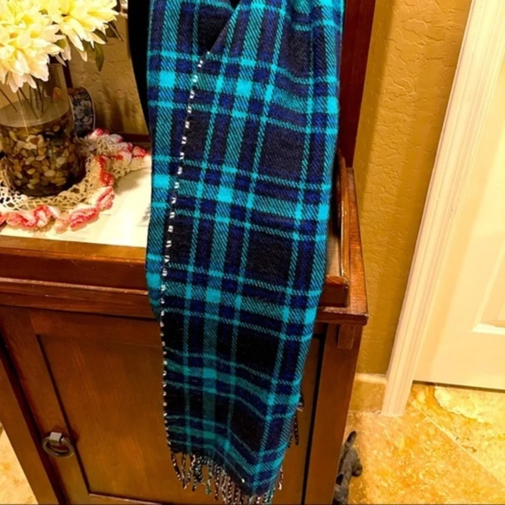 Talbots • plaid reversible soft scarf